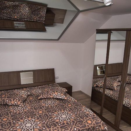 New House Hotel Curtea de Argeş Екстериор снимка
