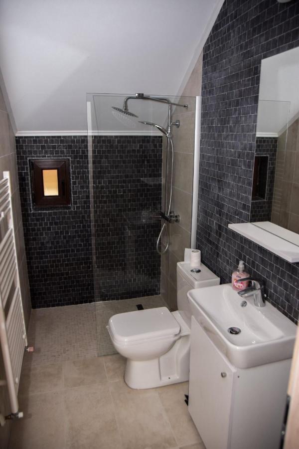 New House Hotel Curtea de Argeş Екстериор снимка