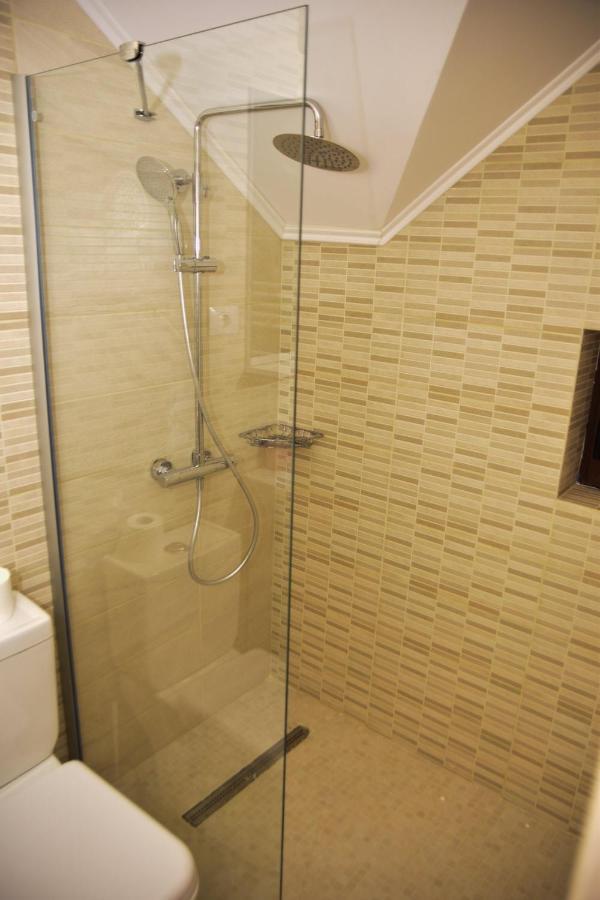 New House Hotel Curtea de Argeş Екстериор снимка