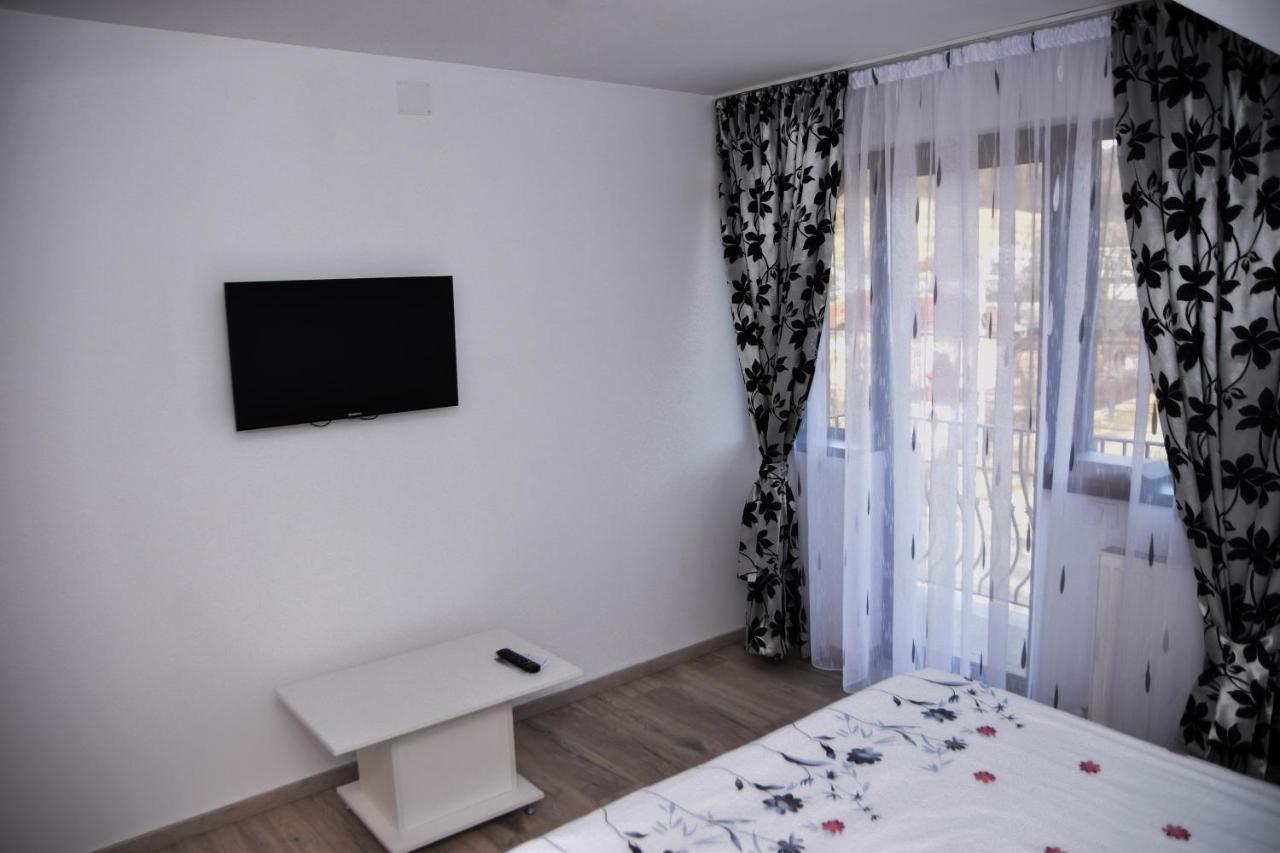 New House Hotel Curtea de Argeş Екстериор снимка