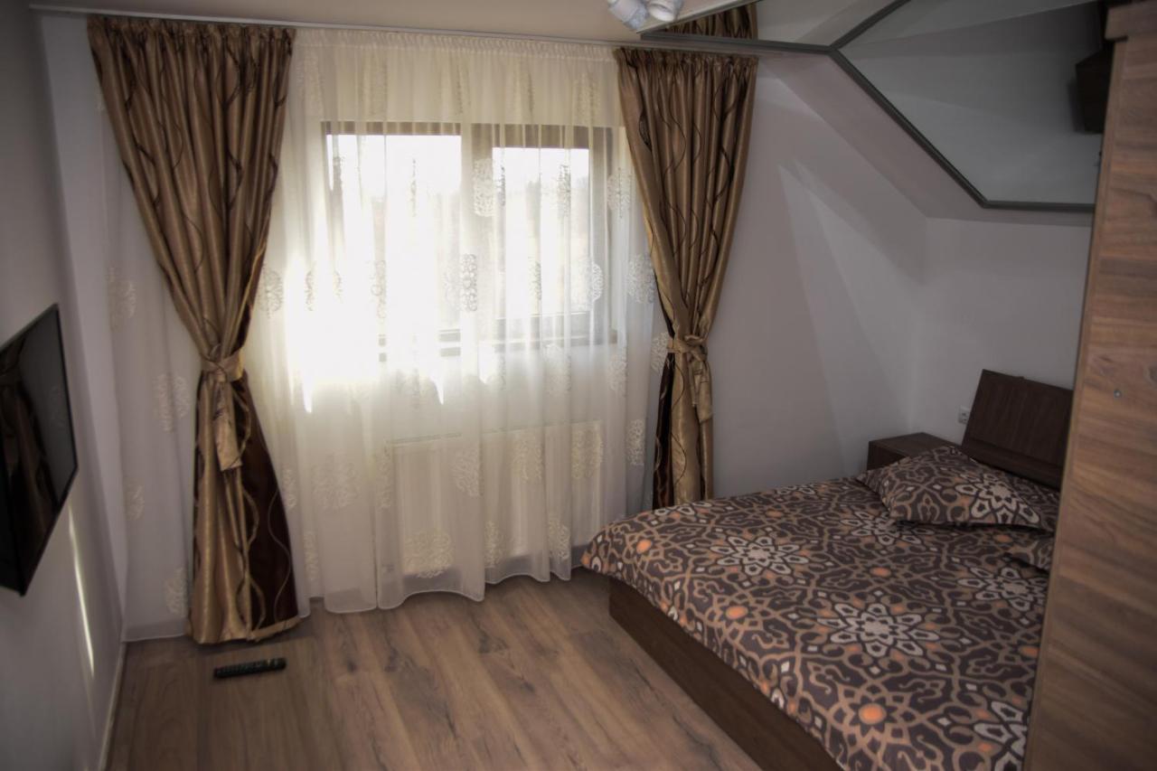 New House Hotel Curtea de Argeş Екстериор снимка