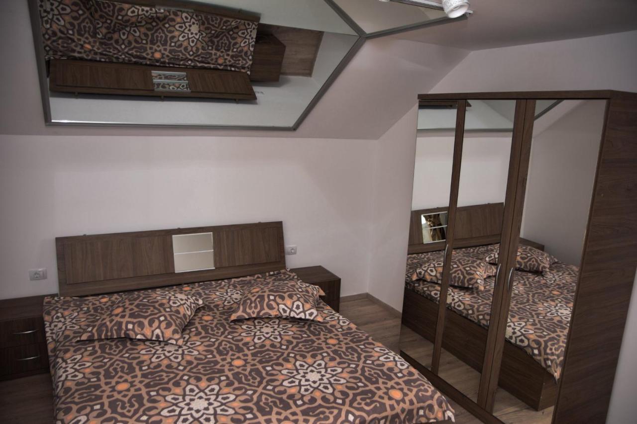 New House Hotel Curtea de Argeş Екстериор снимка